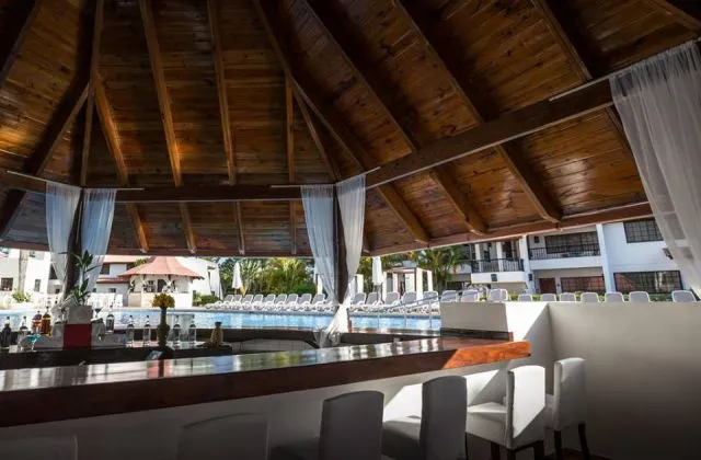 Hotel Blue Bay Villas Doradas bar pool